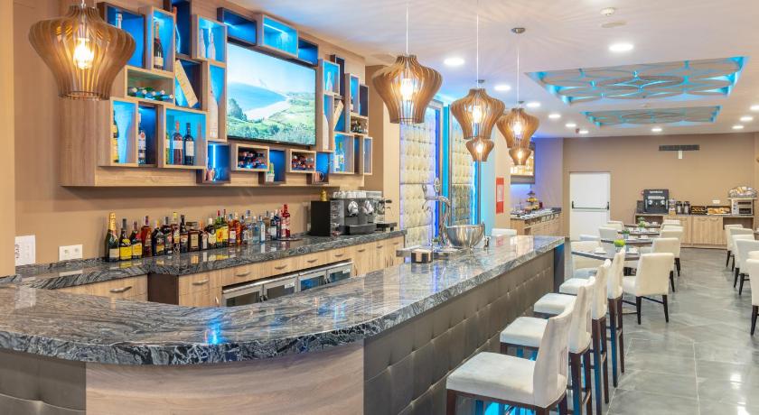 Hotel Admiral Casino & Lodge