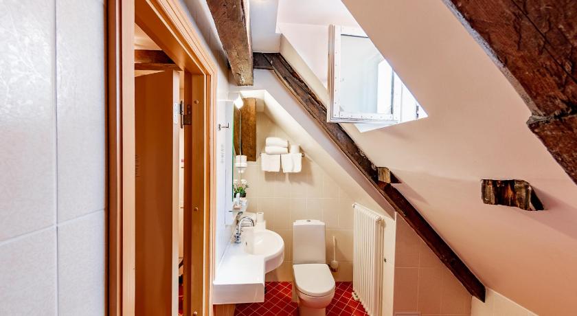 Image of Deluxe Double Room - Attic with Free Parking 14