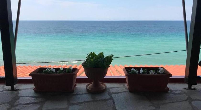 beautiful home, by the sea,comfortable-siviri chalkidiki — Hotel in Chalkidiki
