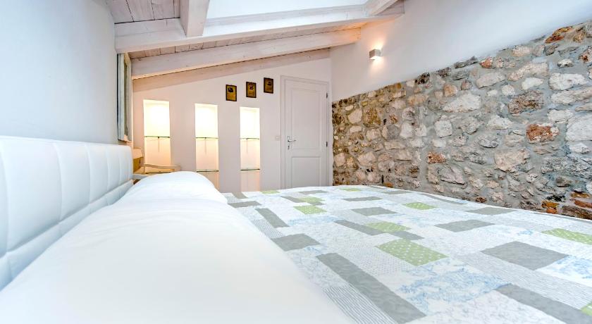 Apartment and Studio CA’ 3 VIE