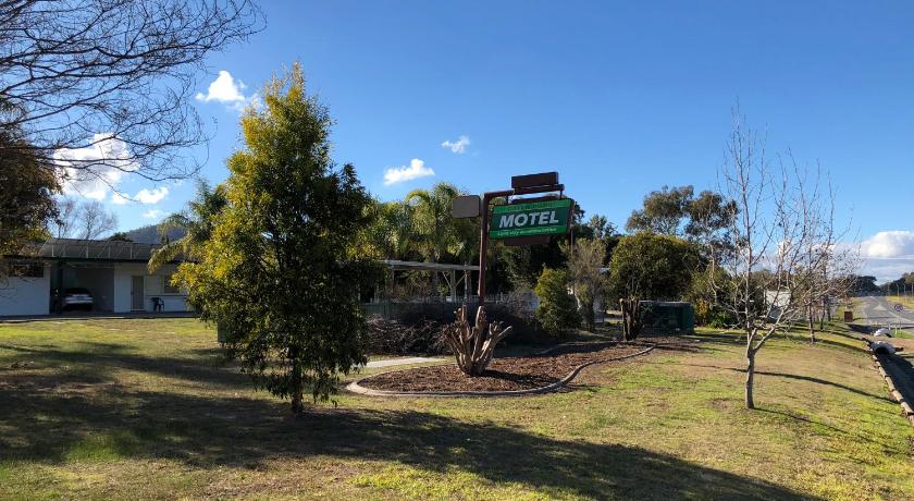 Green Door Motel photo