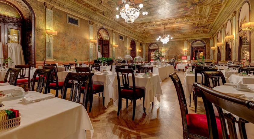 ローマ Grand Hotel Plaza 5つ星 ホテル プール