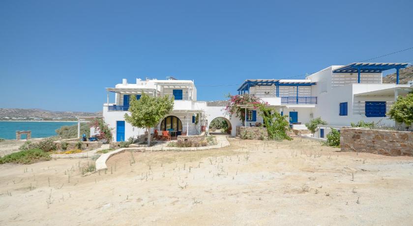 Orkos Blue Coast — Hotel in Plaka (Cyclades)