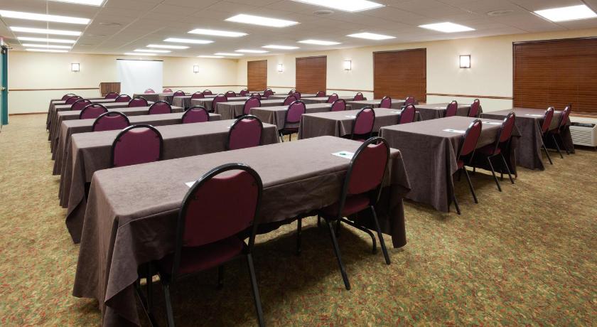 Country Inn & Suites by Radisson, Bismarck, ND