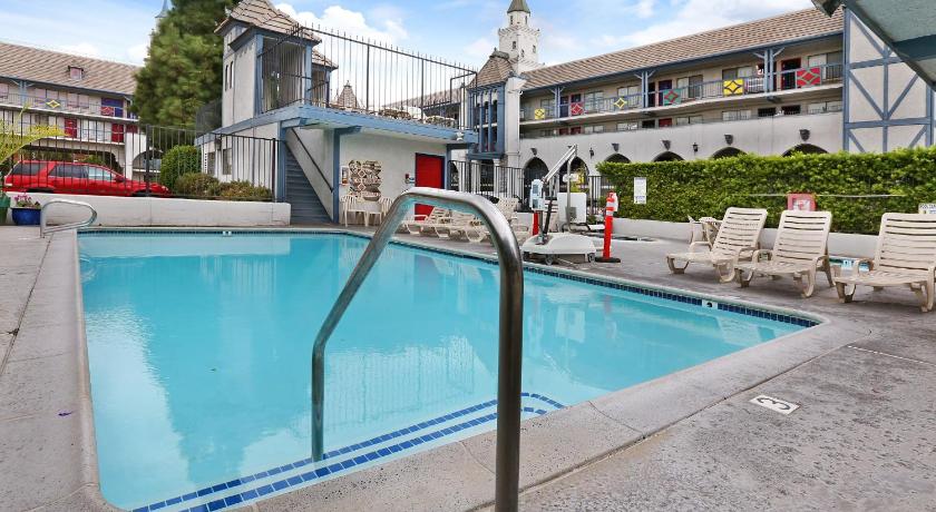 Castle Inn and Suites Anaheim