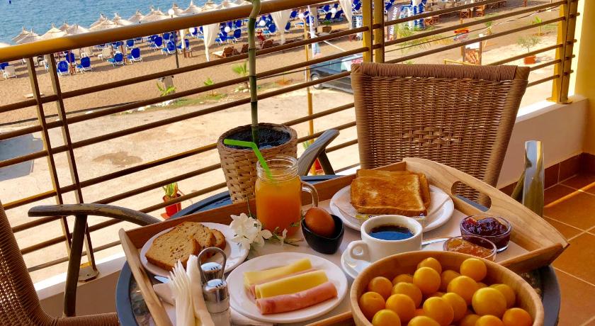 Zoom Beach — Hotel in Kandia