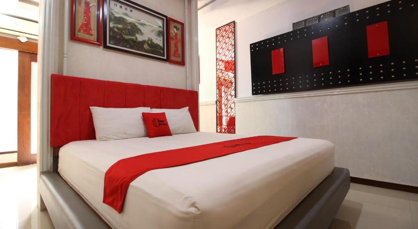 Reddoorz Plus Near Tugu Jogja 2 Prices Photos Reviews - 