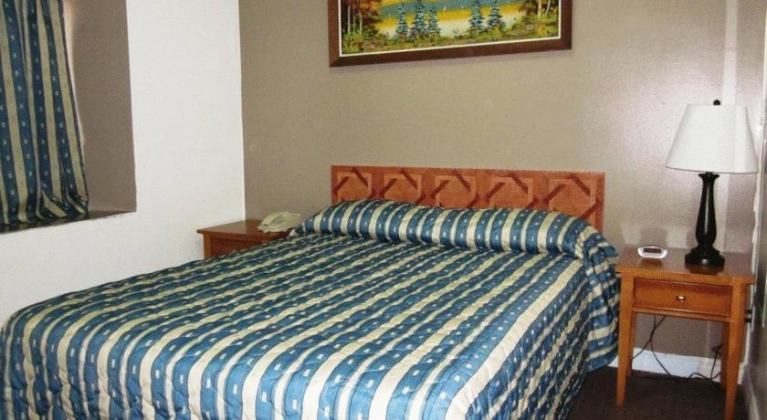 Image of Queen Room 2