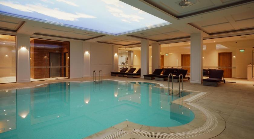 Astor Garden Hotel photo