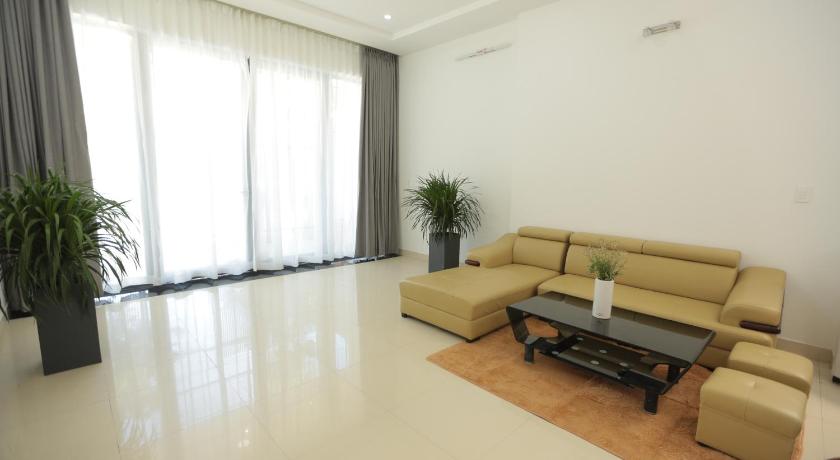 岘港 Ben Villa 4 Bedrooms  -3' walk to My Khe Beach. 4星级 民宿 客房
