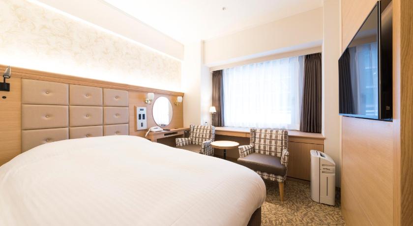 神戸 Kobe Luminous Hotel Sannomiya 3つ星 ホテル プール