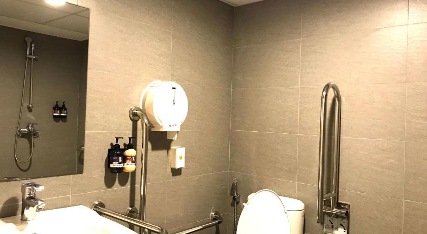 Image of Single Room - Female Only 16