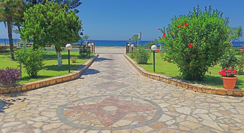 Raptis Apartments — Hotel in Lygia