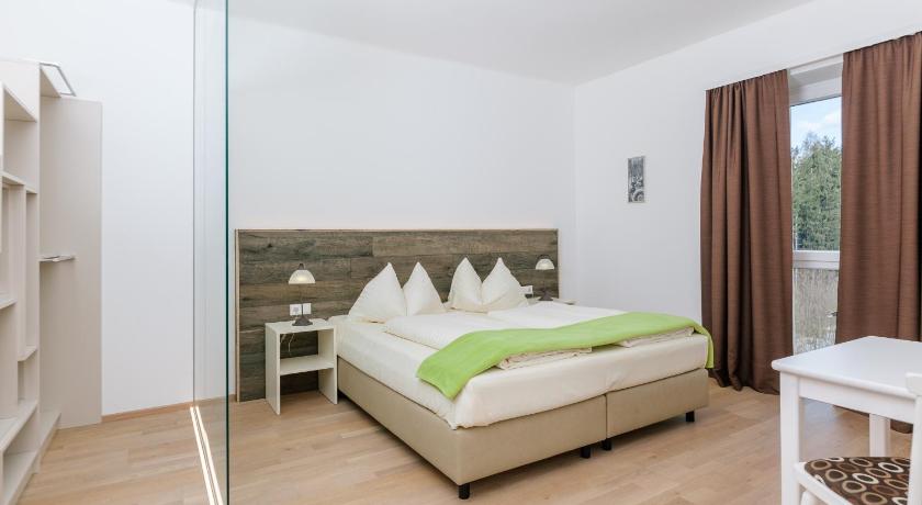 Image of Junior Suite with Garden View 1