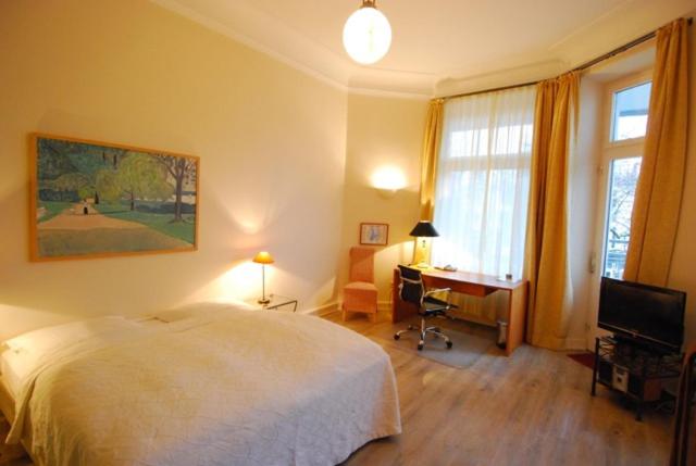 Image of Apartment with Garden View 5
