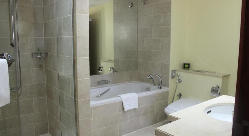 Image of 1 Bedroom, King, Fountain View, Non-Smoking 11