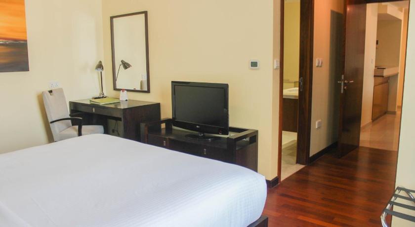 Image of 1 Bedroom, King, Fountain View, Non-Smoking 10