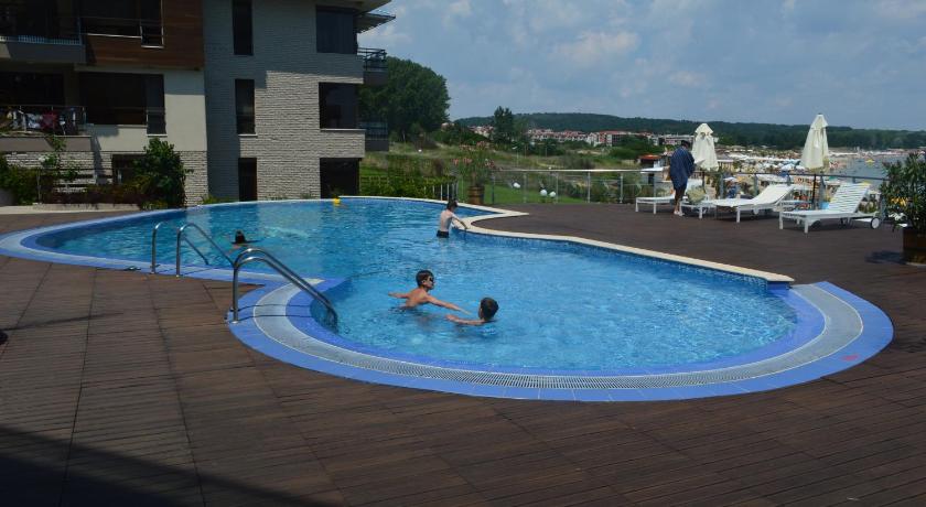 GITEA Sand Lilies Apartments photo