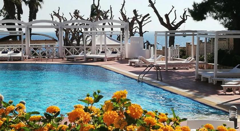 Hotel Residence La Corvetta photo