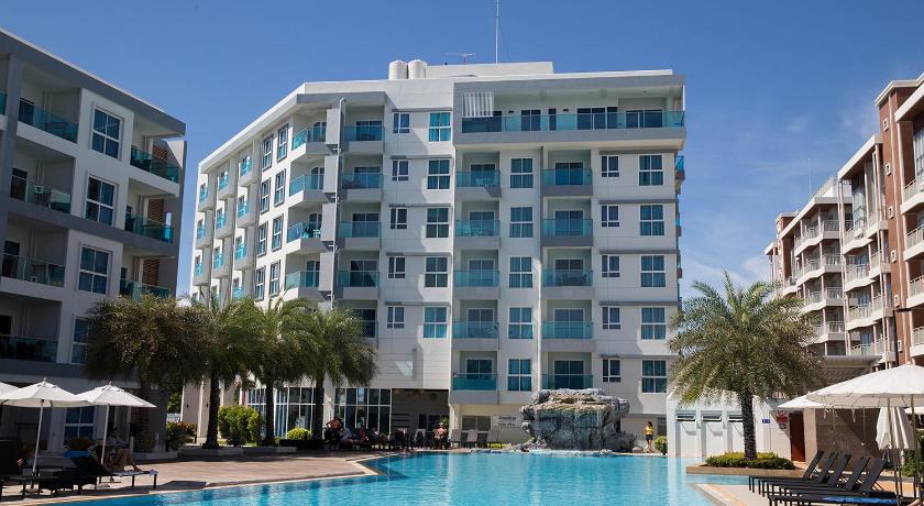Grandblue Condo 605 photo