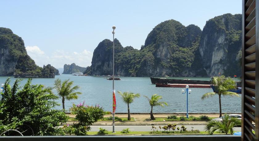 Ha Long Lily Homestay photo