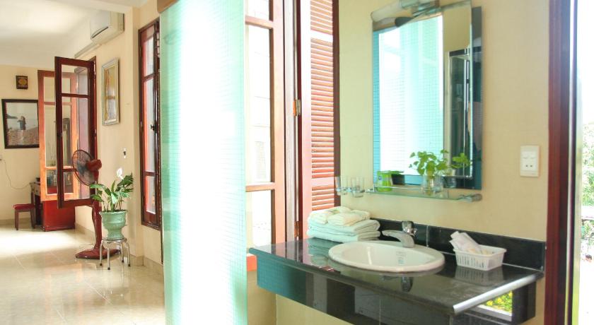 Ha Long Lily Homestay photo