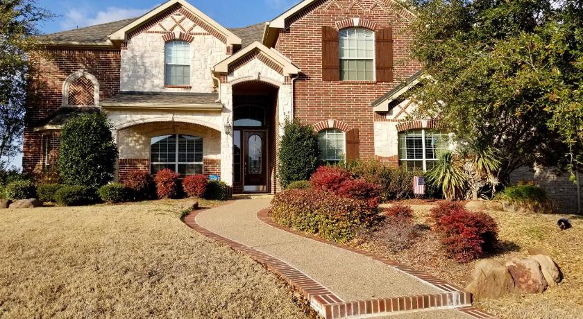 Quiet And Serene Rooms For Rent In A Beautiful Home Dallas