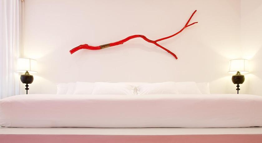 Image of Executive Suite - The Bookmark 3