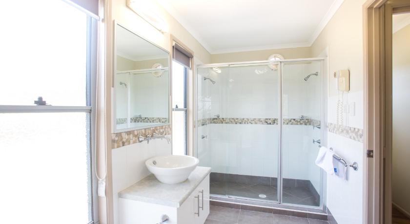 Image of Deluxe Three-Bedroom Villa 2