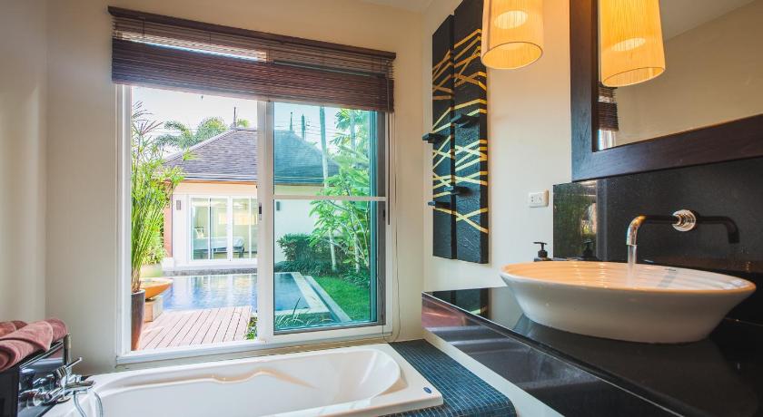 One Bedroom Oriental Villa Nai Harn photo