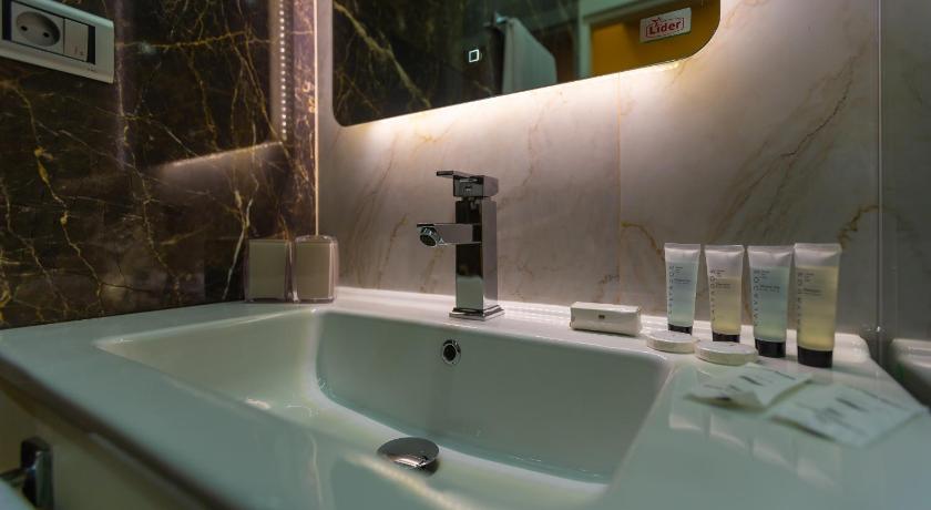 Aksent Hotel photo