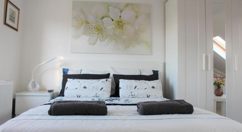 Jing's Loft Converted Studio — Hotel in London