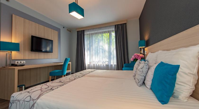 Image of Superior Room 6