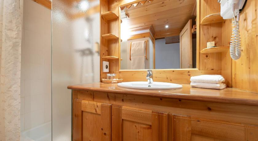 Image of Tradition Triple Room 5