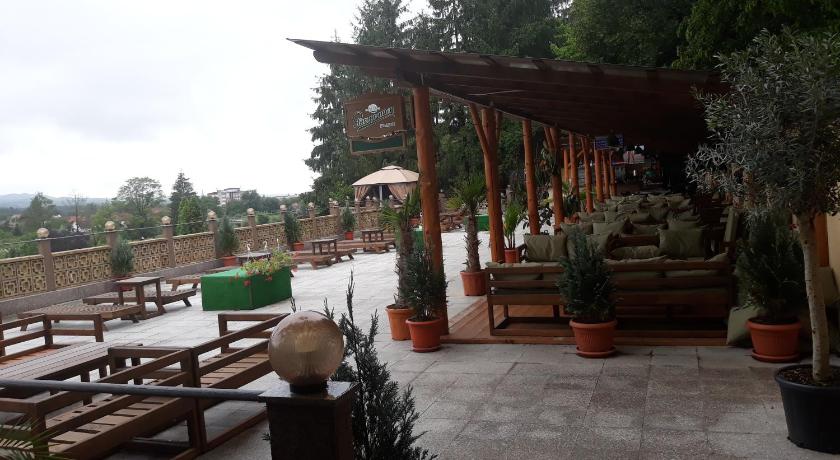 Complex Turistic Gura Jgheabului photo