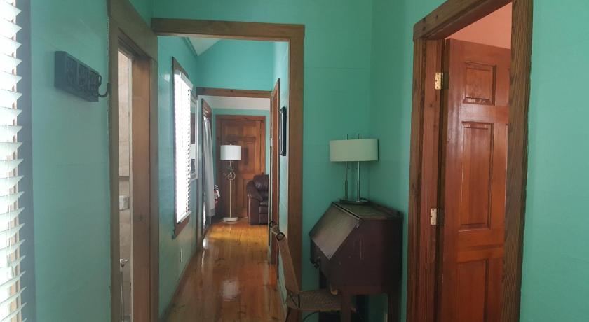 Courtney's Place Historic Cottages & Inns photo