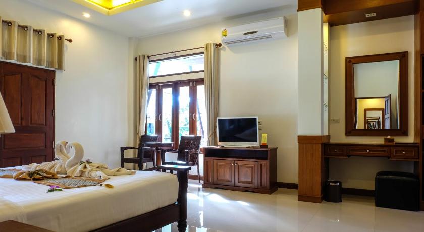 Image of Deluxe Double or Twin Room 5