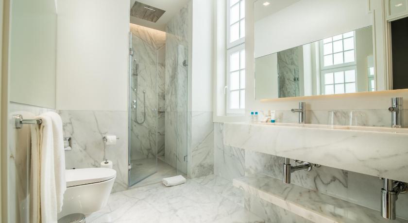 Image of Classic Interior View Double or Twin Room 2