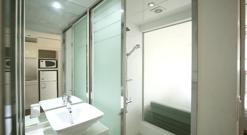 Image of Deluxe Double 16