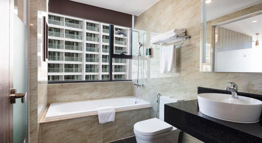 Image of Junior Suite with Balcony 9