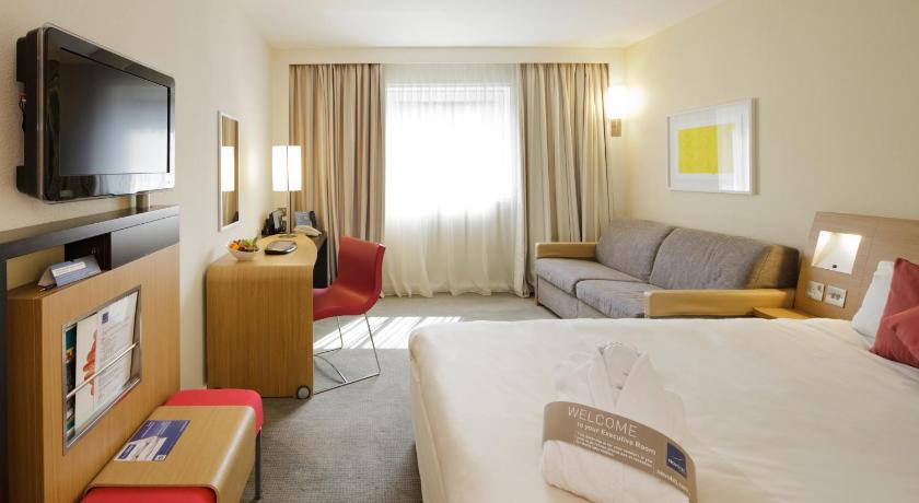Image of Executive Room - 1 double bed and 1 single sofa  bed 8