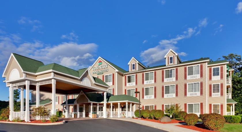 Country Inn & Suites by Radisson, Lake George (Queensbury), NY