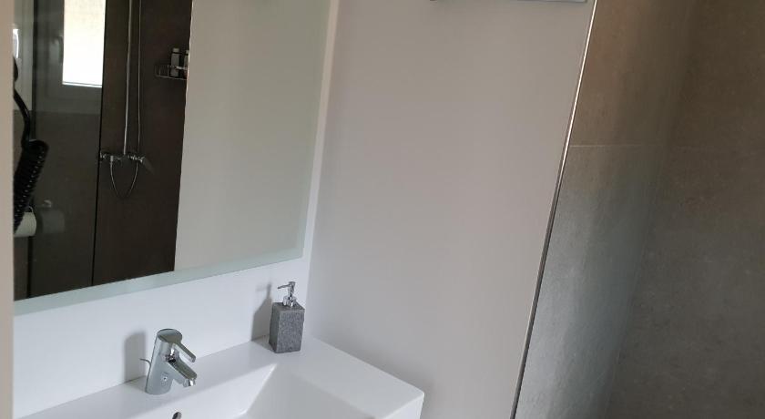 Hibiscus Suites photo