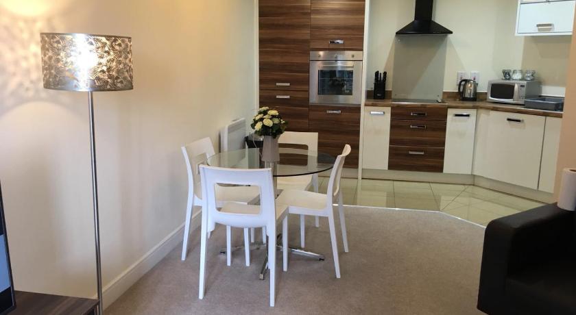 Blue Sky Apartments @Wallis Square, Farnborough photo