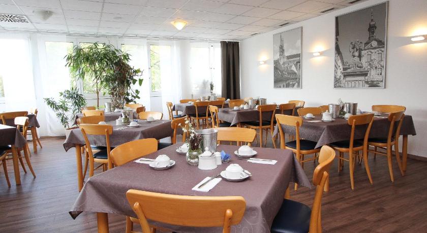 Hotel Berliner Ring photo