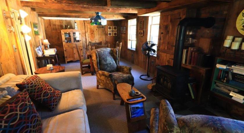 ノース・サットン (NH) Follansbee Inn 3つ星 宿泊施設 レストラン