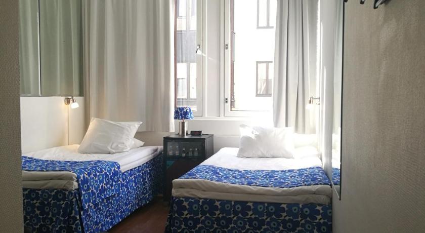 Image of 2 Single Bedsmy, 14 Square Meters, Small Bathroom With Shower, Nonsmoking 3