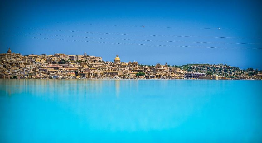 Baglio Genovesi — Hotel in Noto