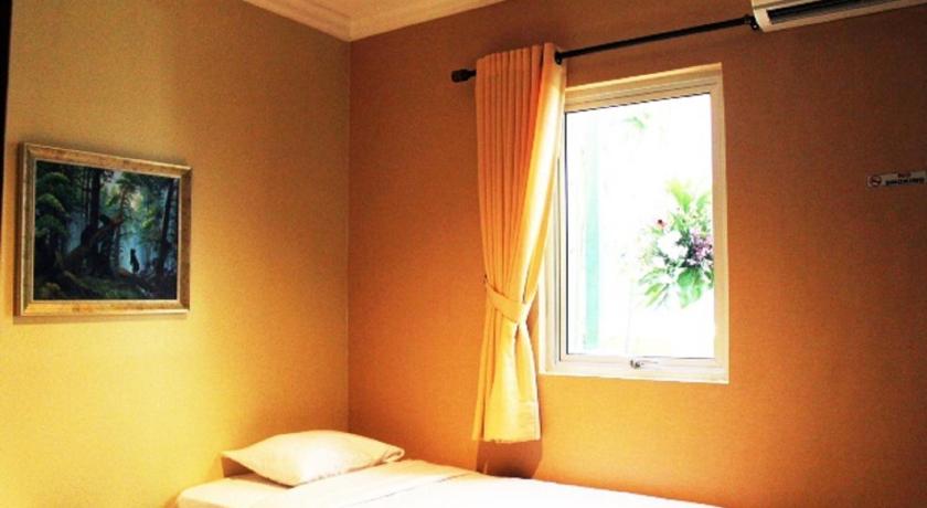 Image of Standard Twin Room 0