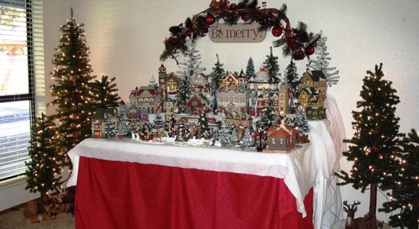Christmas Tree Inn photo